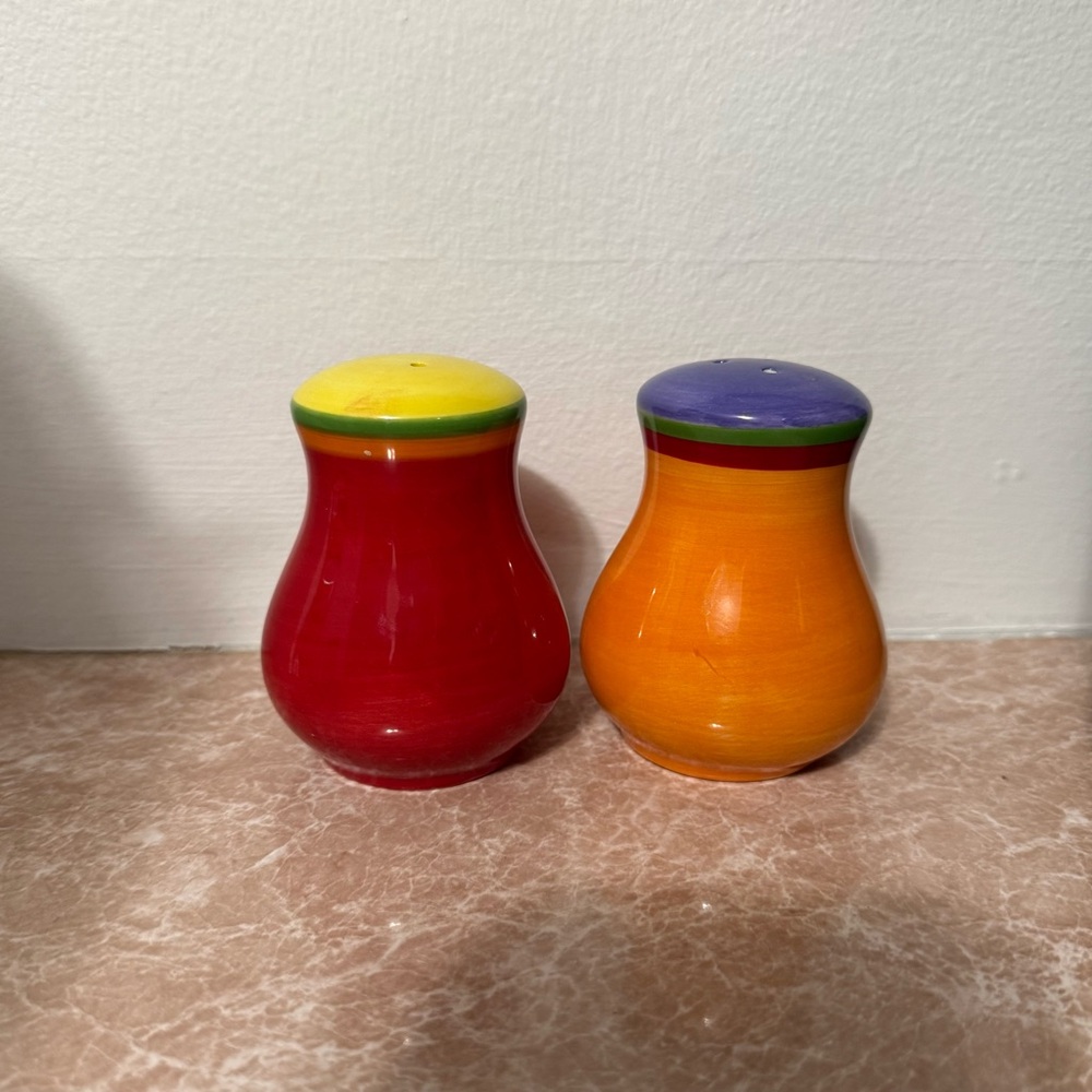 Dansk Vintage Hand-painted Ceramic
Salt & Pepper Shaker Set -Caribe
3 1/8”